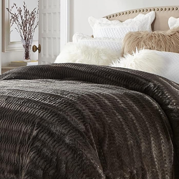 Dark Chocolate Brown Faux Fur Blanket Queen Bed Soft Plush Bedspread Full Size - Picture 8 of 11